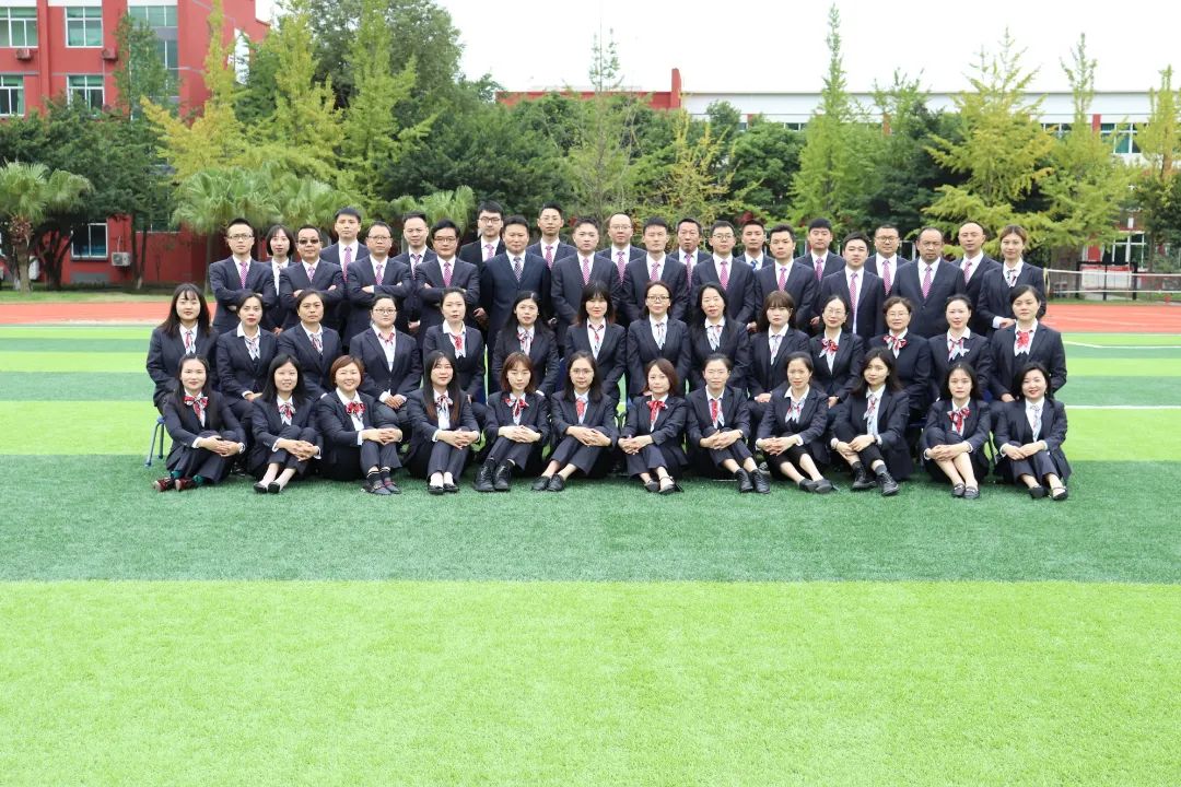 成都为明学霸背后的王炸教师！语文的诗意，手可摘星辰，剑指清北