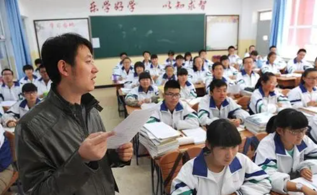 国内高中前20强排名出炉，人大附中排第3，衡水中学跌下神坛？