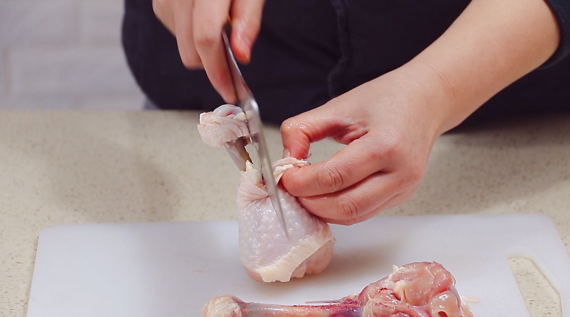 天气寒冷，碰到这面包，我绝不手软，包上大鸡腿，吃着真过瘾