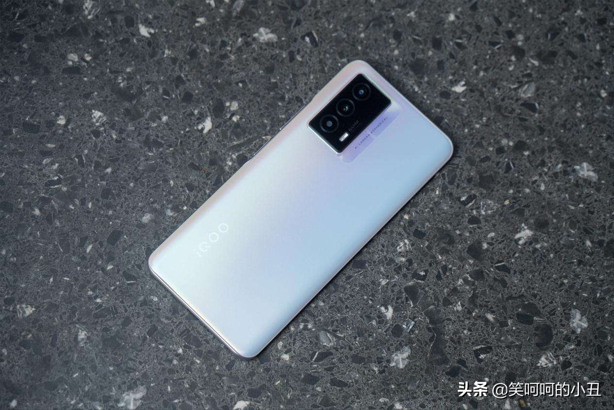 适合父母用的3款手机：大电池高性价比，实用性很高