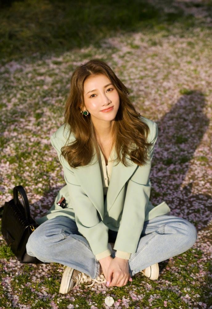 有一种“情商洼地”叫做弦子，19岁出道歌比人红，不会说话是硬伤