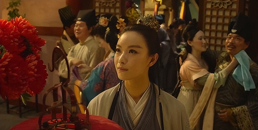 明明是美女，但为演戏都豁出去了！这10个女星的造型，个个辣眼睛