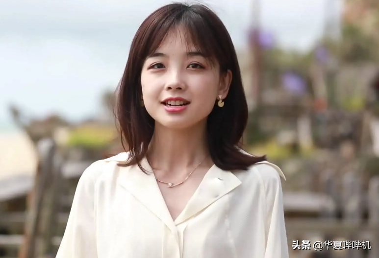 央视美女主持王冰冰，和体坛新秀恋情曝光，是真爱情还是真炒作？