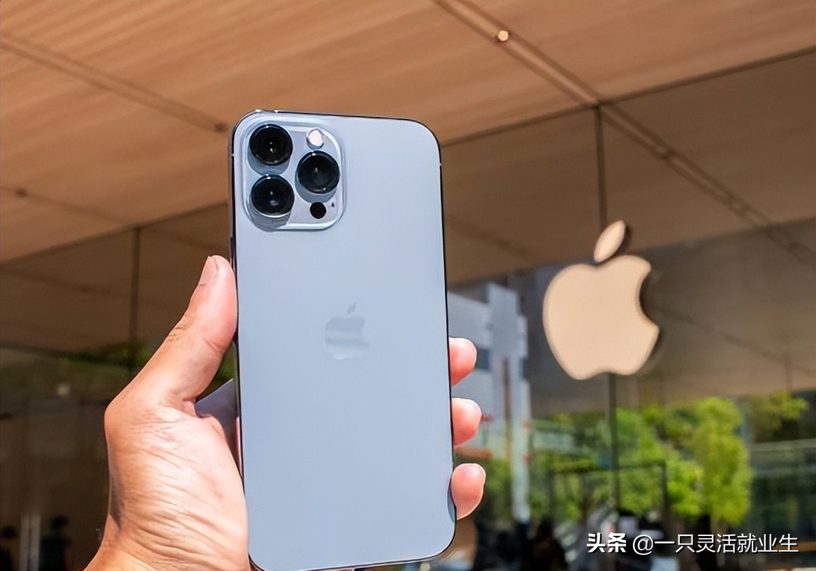 顶级旗舰标配IP68，各家杀手锏，哪款才是年度机皇？