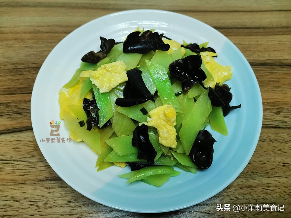 立夏后建議多吃&ldquo;苦&rdquo;，5菜1果換著做，開胃清心除煩，熱天不疰夏