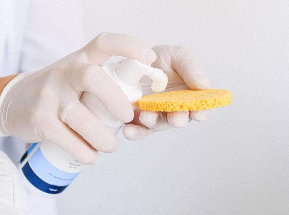 厨房海绵变细菌培养皿！1立方厘米500亿个细菌，比马桶还要脏