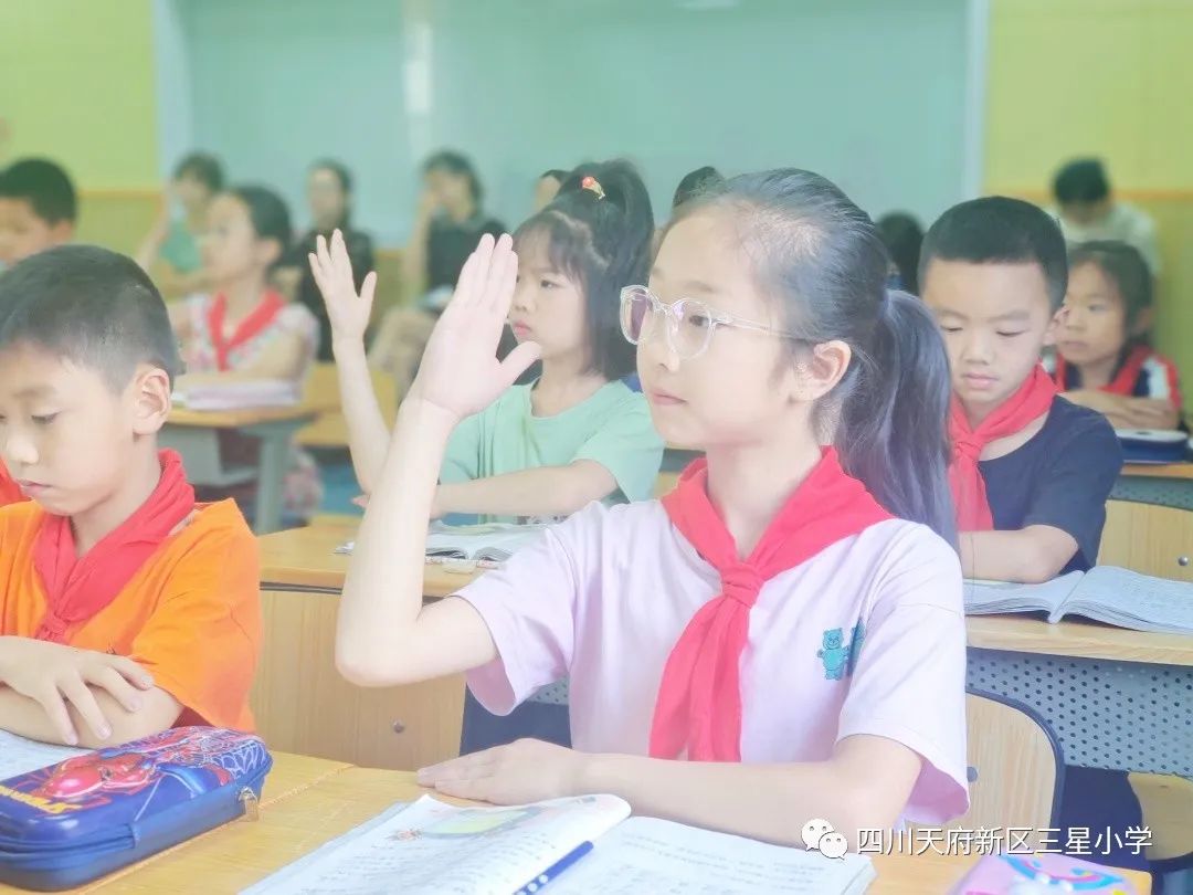 三星小学语文教研组开展“开启童话之门绽放想象之花”教研活动