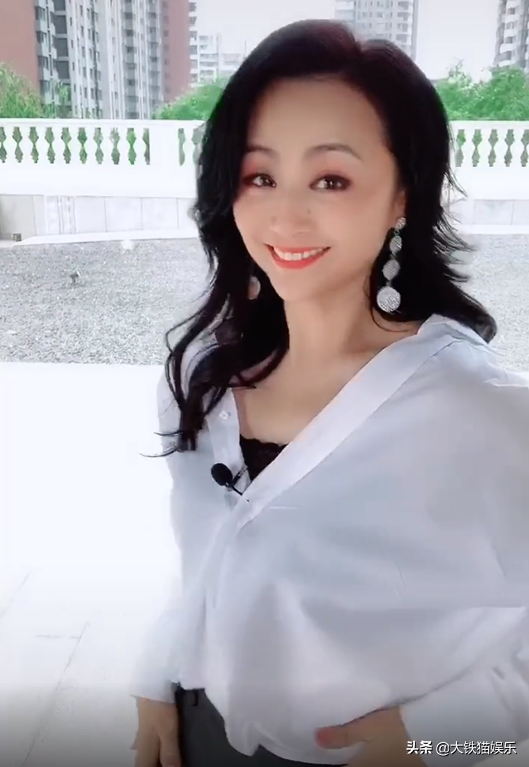 辞掉央视“铁饭碗”转行做演员，这5位明星有的红了，有的后悔了