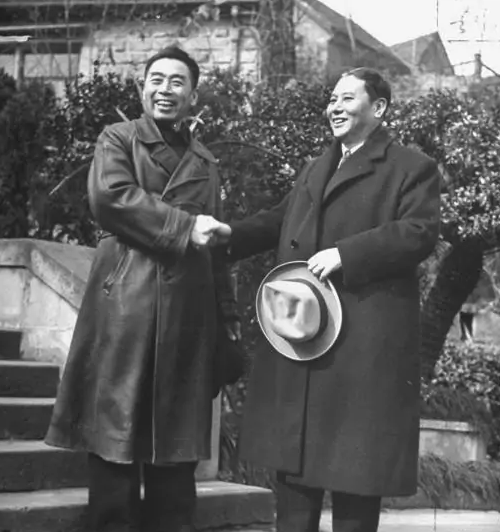 1943年周恩来拜访西安，席间王超凡询问胡宗南：对林彪怎么称呼？