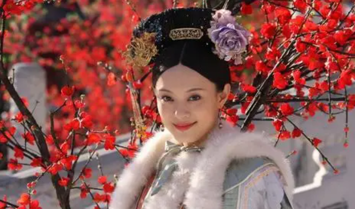 某大学掌握“财富密码”，在食堂播放《甄嬛传》，吸引众多学生