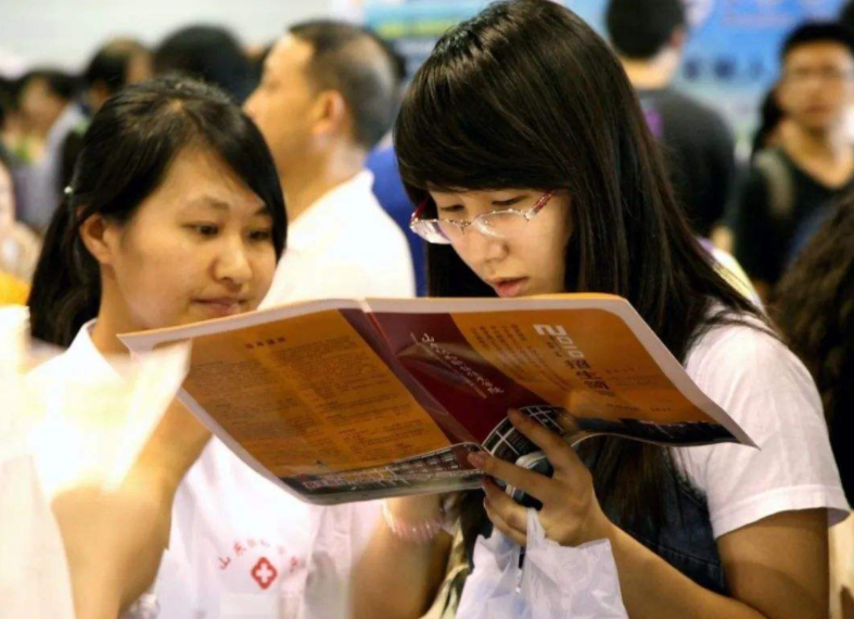 辽宁这所985大学被指走下坡路，学生不愿报考，热度宛如山体滑坡