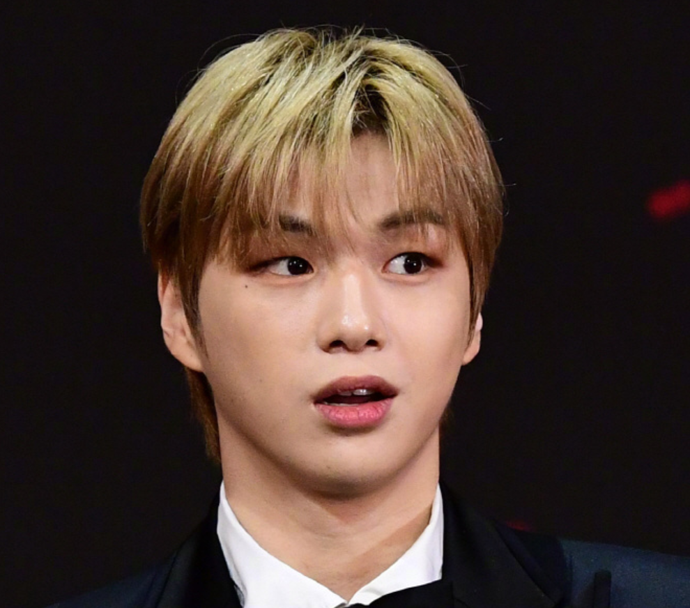 韩国青龙大赏明星生图！没了滤镜颜值集体掉线，金高银发际线堪忧