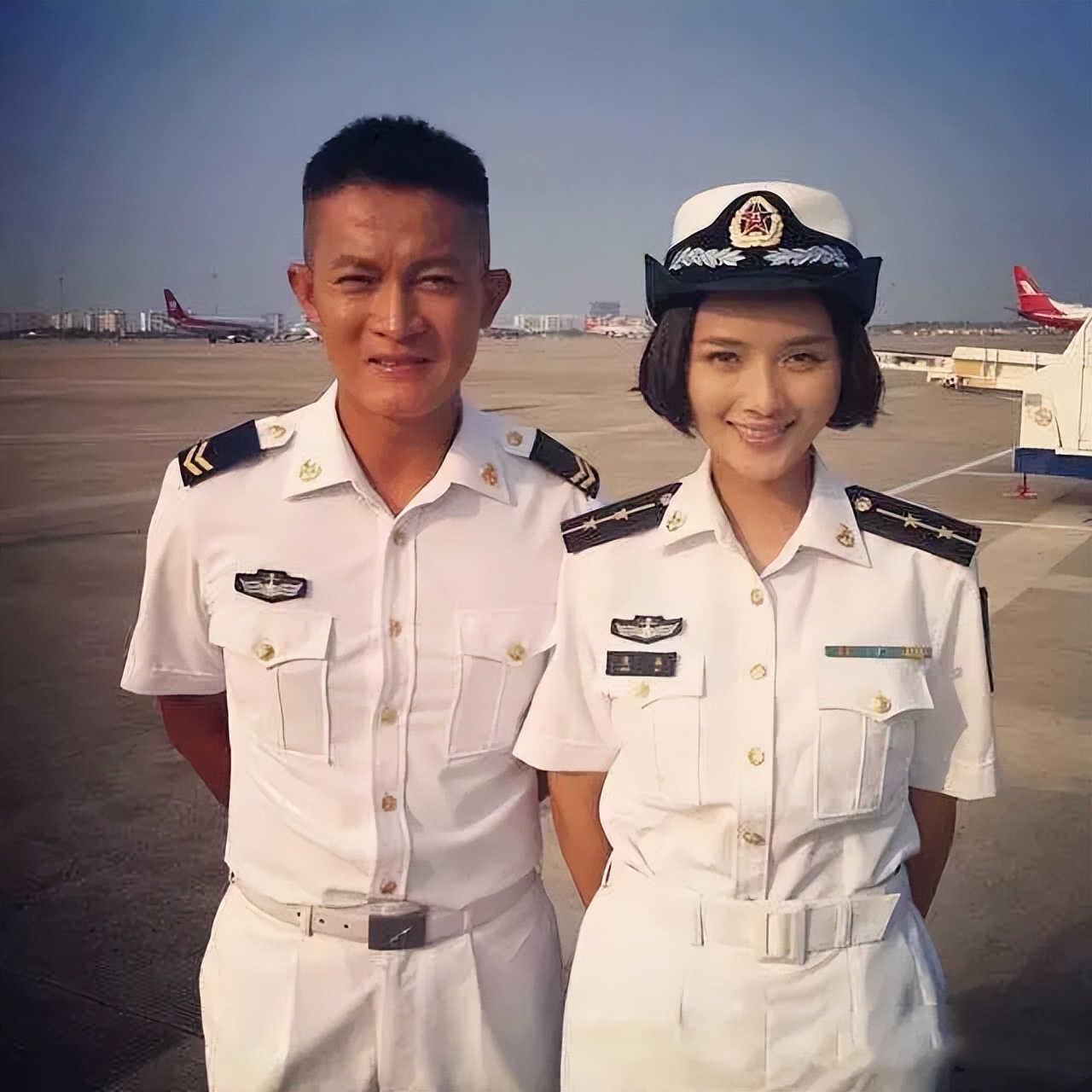 国内最早歌舞组合主唱，出演《火蓝刀锋》走红，百变多面个性女神