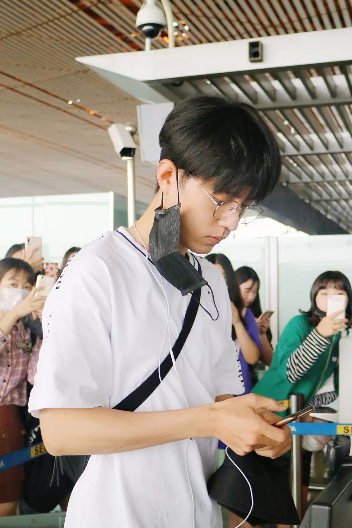 考古肖战:2018年9月—12月机场时间线汇总,今天请叫我收图狂魔