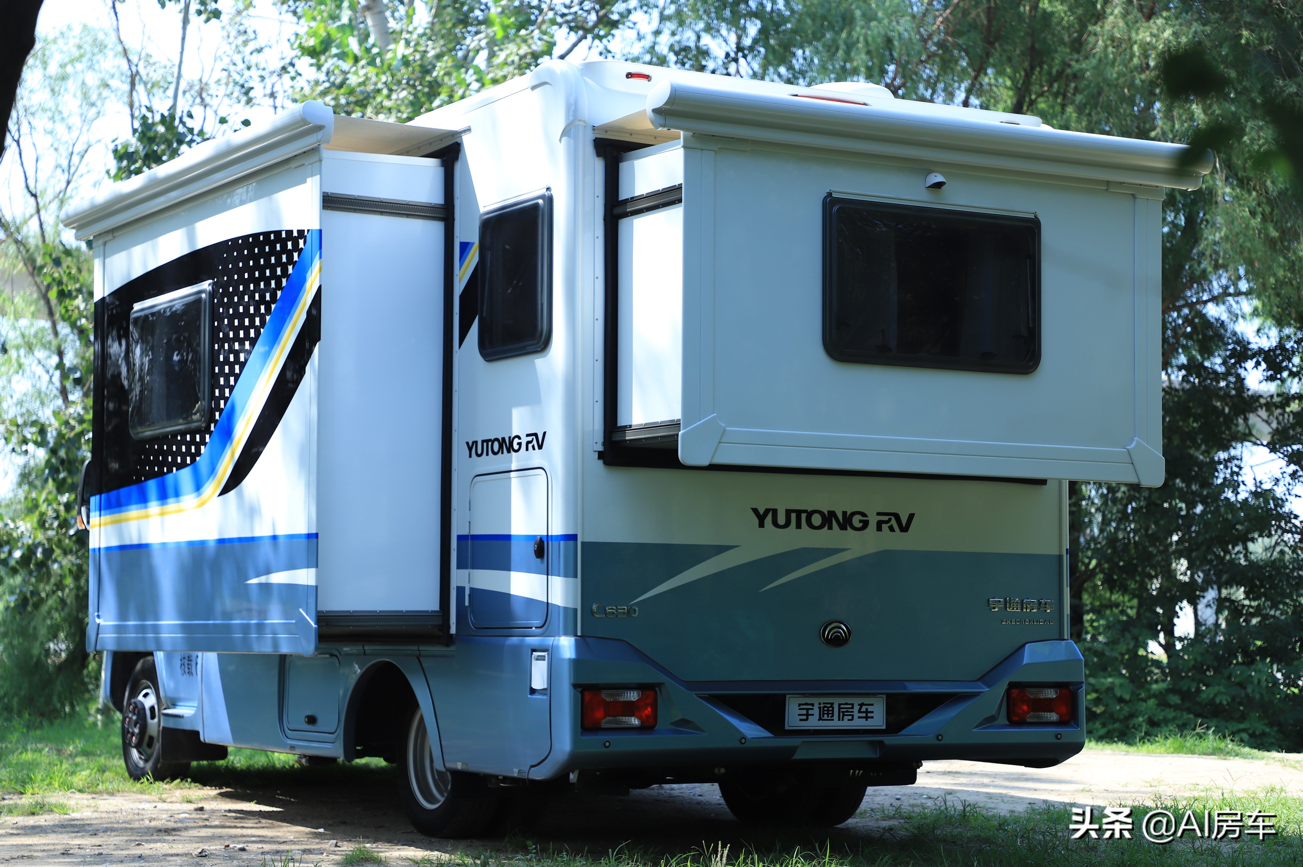 把家装在车上,天南海北随意走,还省钱!实拍宇通顶级6座6床房车