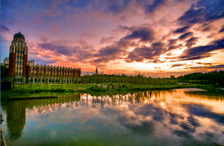 中国政法类大学名单一览：能考上靠前的院校，就业“很有保障”