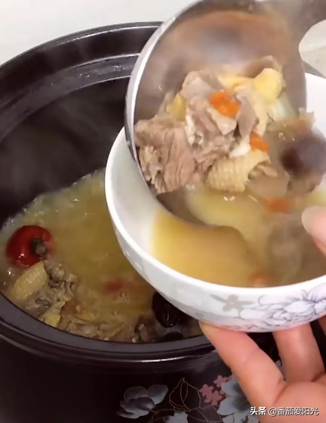 最浓的人间烟火气！小情侣经常喝这十样汤，价钱不贵，温暖彼此