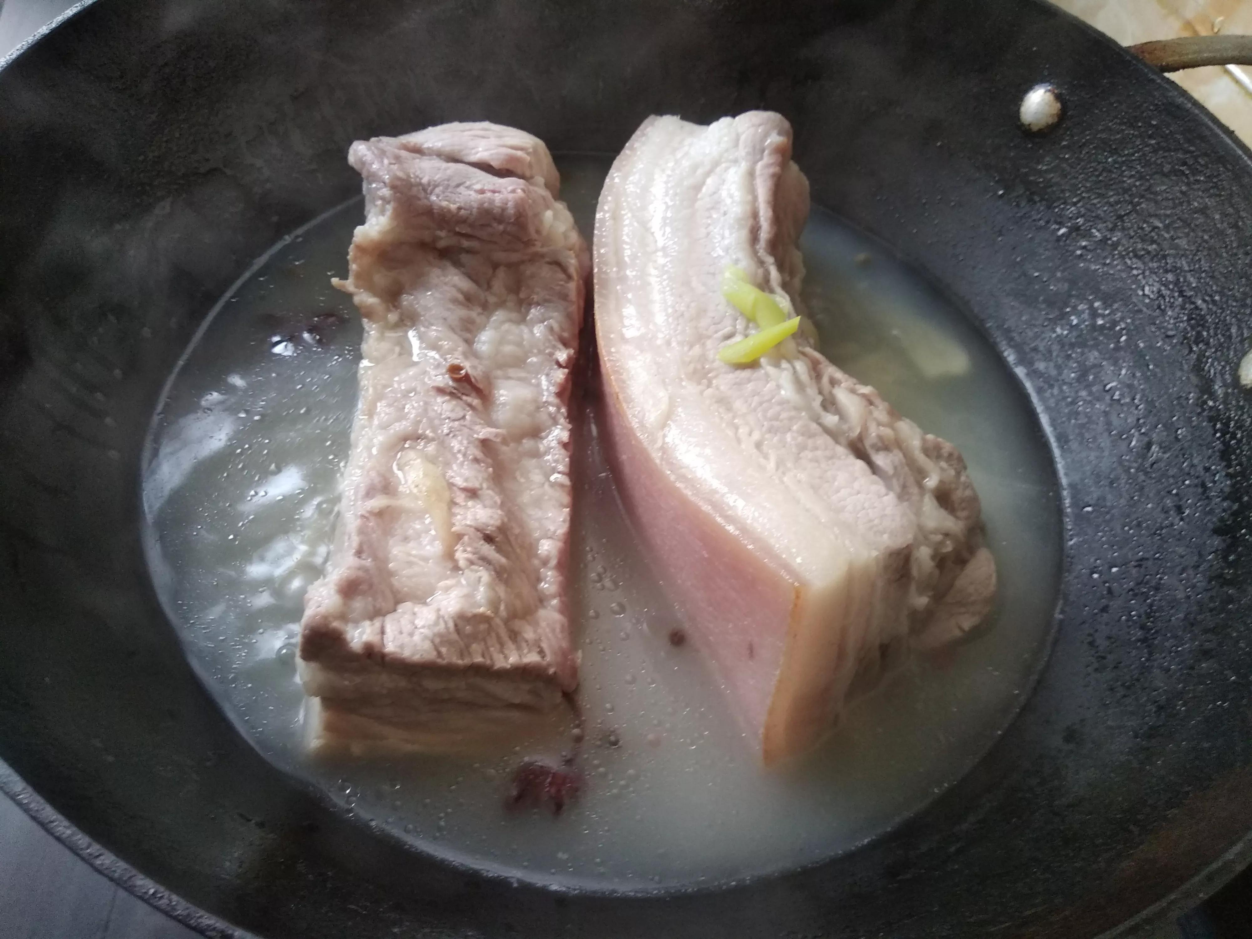 脆皮五花肉怎么做？掌握好简单3步，在家做一样皮脆肉香不油腻