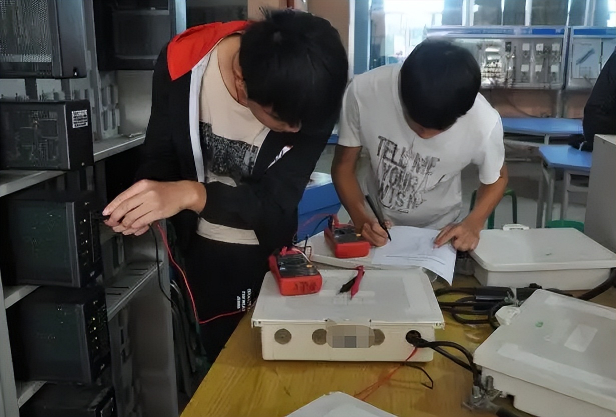 录取分数不高的3所轨道交通类大学，就业前景好，适合中等生选择