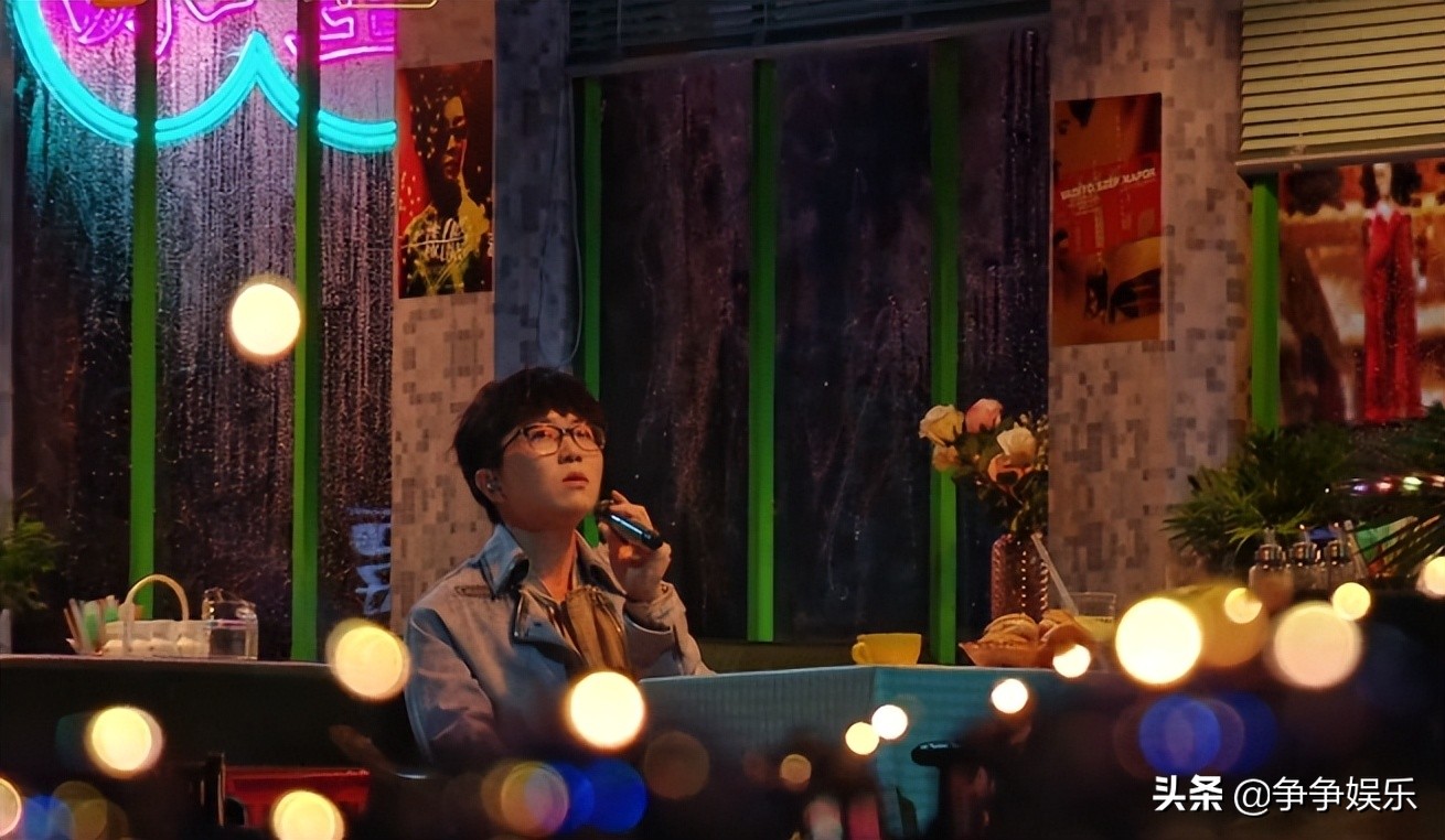 毛不易、曾比特沉浸式合唱《弥敦道》，悬殊比分落败却有点离谱