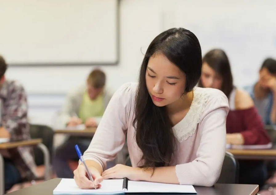 国内处境尴尬的二本大学，学霸不愿报学渣够不着，就业率却颇高