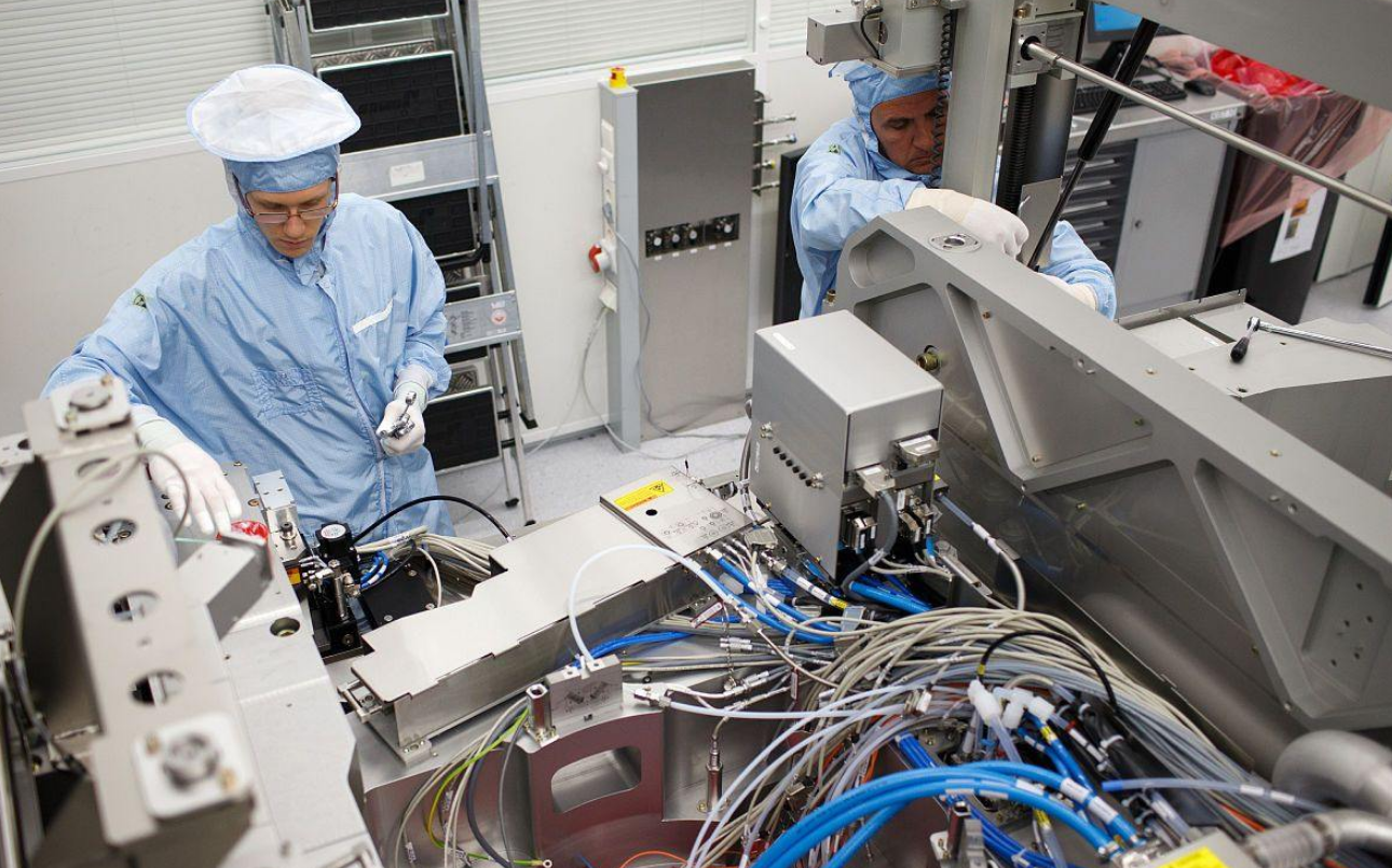 半导体学报公布，北大核心技术赫然在列，事关ASML的EUV光刻机