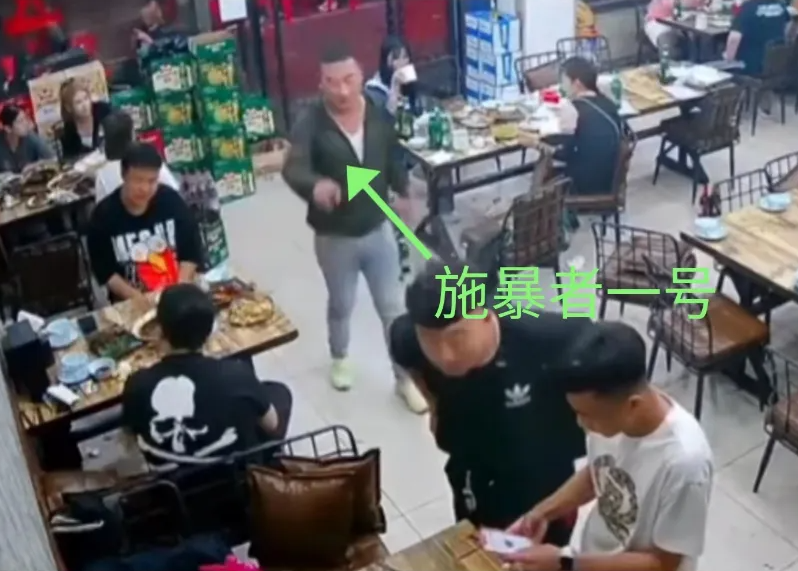 就“唐山打人事件”，大学生刘某发布不当言论，现已被警告处分