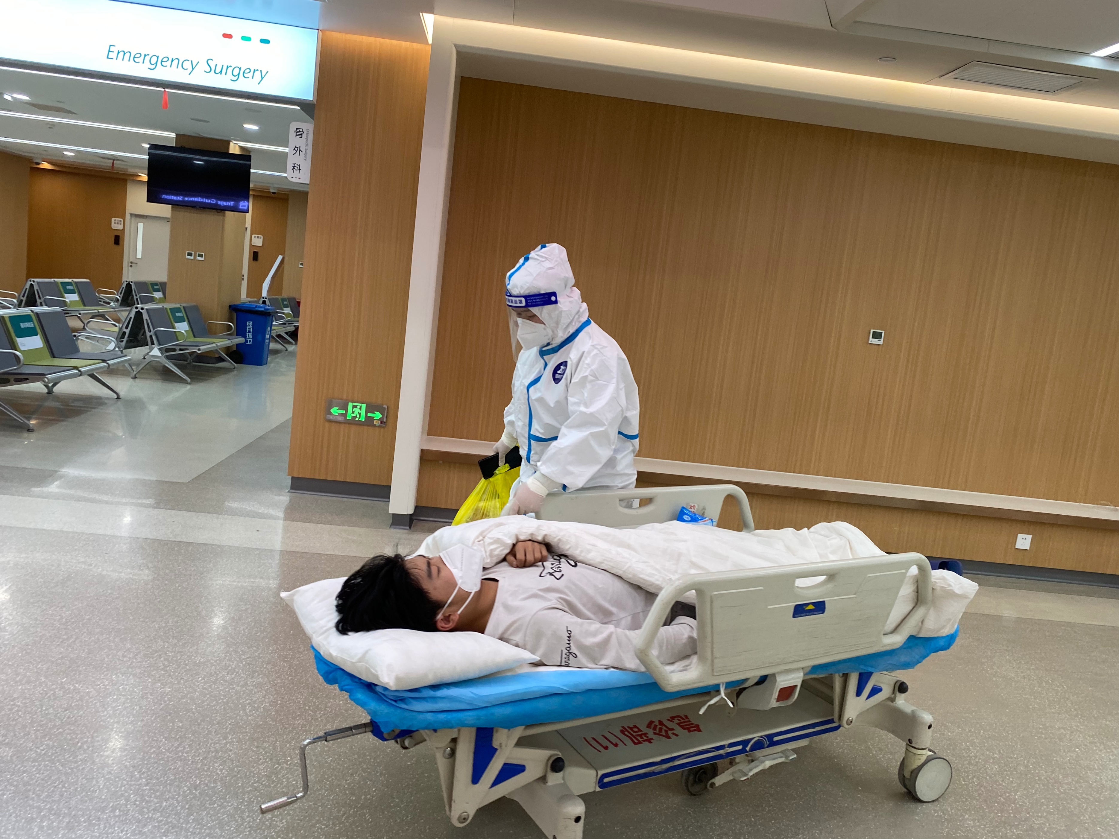 华人策略celue张锦华：行走在校园里的校外“大白”