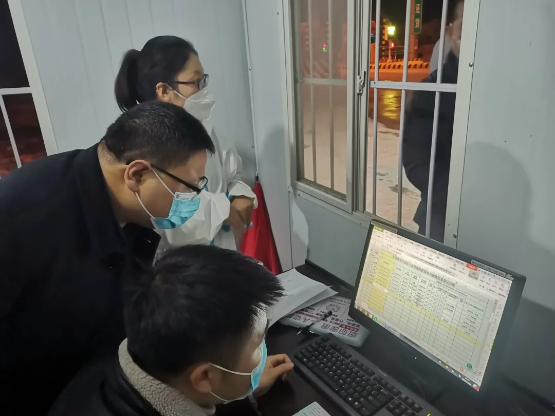石泉县纪委监委突击暗访：坚决筑牢疫情防控安全防线