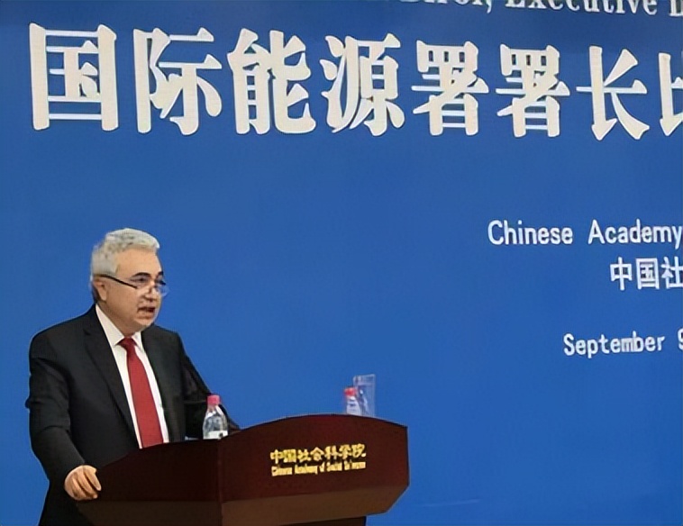 老美负责吹牛，中国负责实现，打不垮的中国光伏，终将改变世界