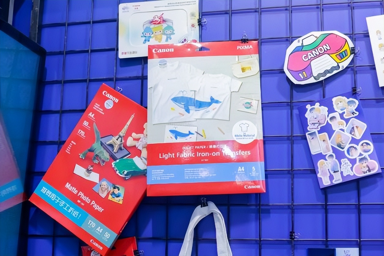 ���ƴ�Ԫ�ڣ�������ө��涯����Ϸ���껪�����ഺ�˳�