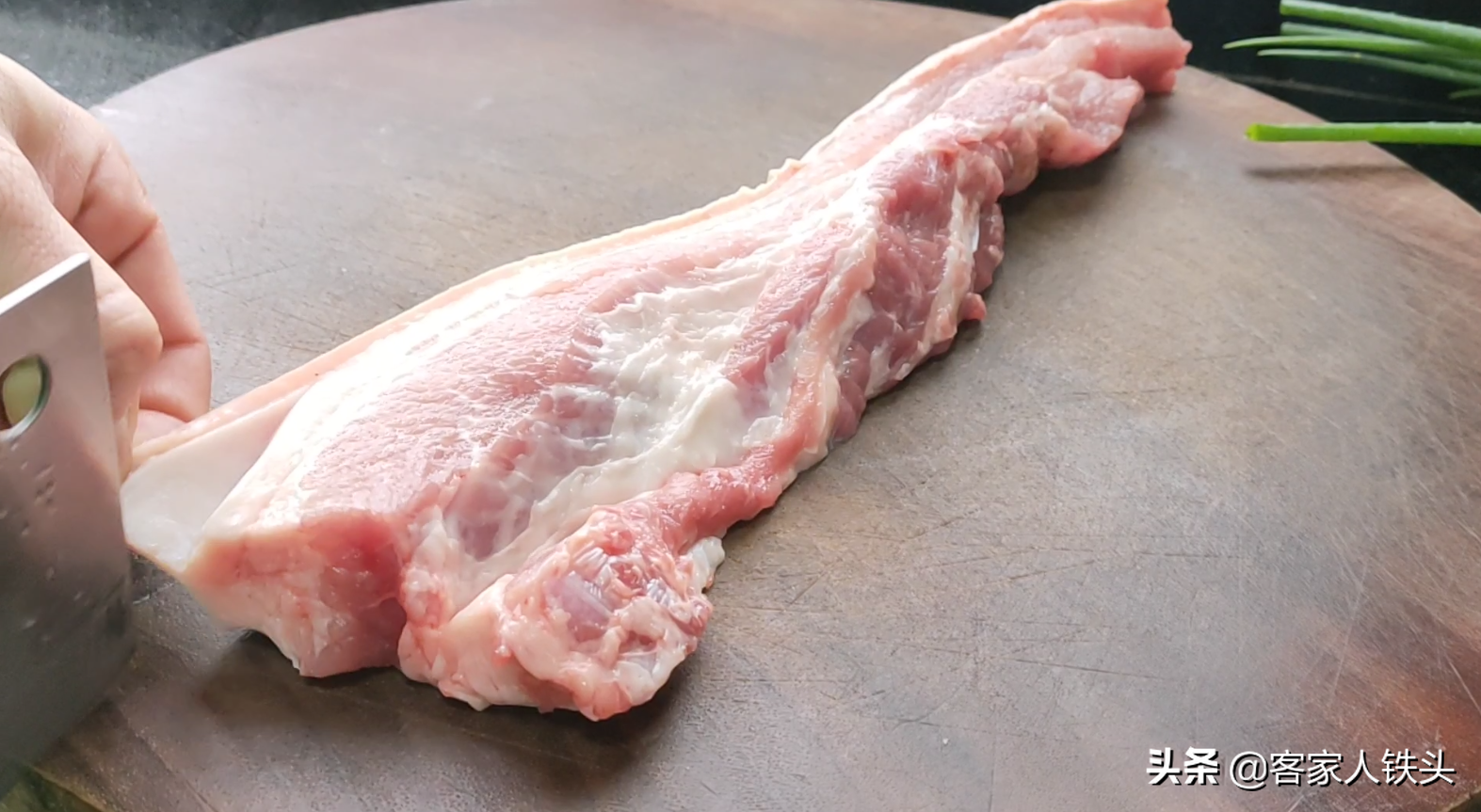 广式叉烧为什么那么香？原来做法这么简单，一打开盖，肚子都饿了