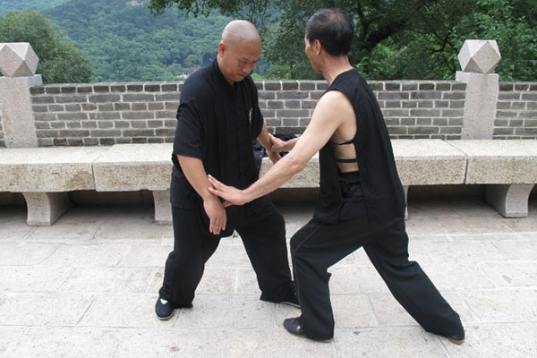 七十岁后身体硬朗，精神矍铄显年轻