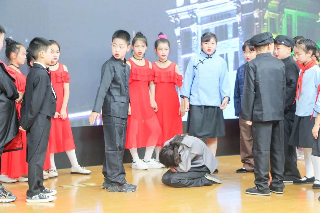 花田花绽，阅读悦心｜双流区黄甲小学举行读书节之阅读表演赛