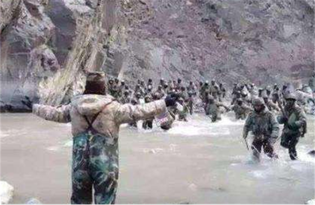 祁发宝团长身边的翻译，已提干进入军校：当时职责所在，绝不后退