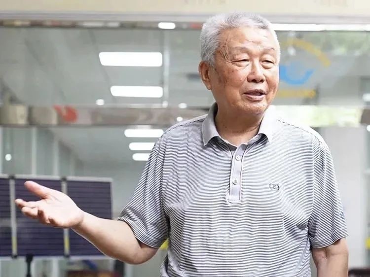 毛主席亲临视察！湖北这所高校：从“中国最美”走向“世界第一”，霸气十足！