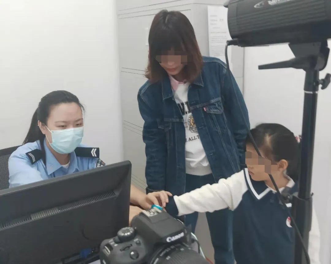 西安莲湖公安：立足户籍小窗口 做实为民大文章