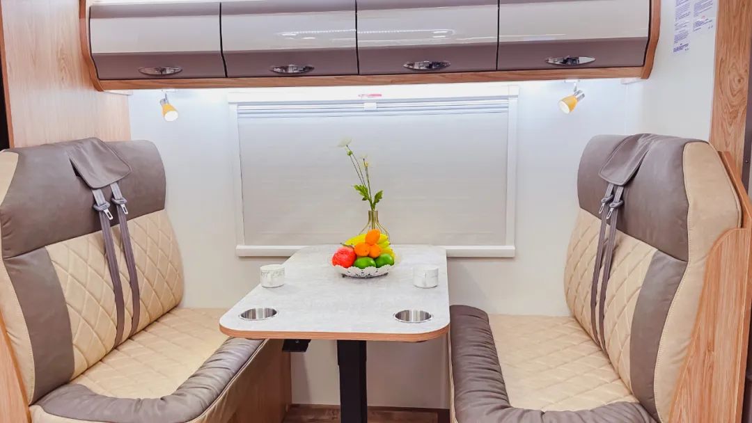 旌航WH-IV-2022依维柯C型 大额头双拓展 典雅舒心内饰 春日一起赴约