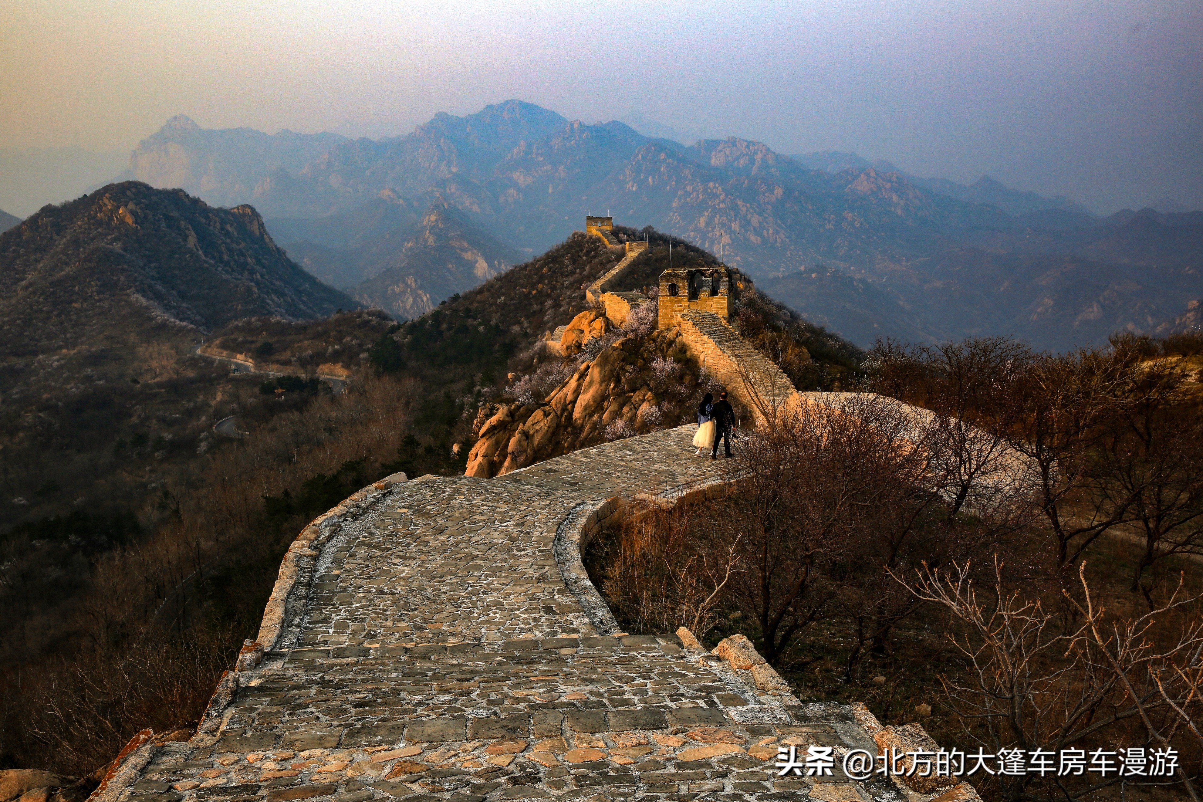 走过北京春天最美的盘山公路去那山桃花盛开的地方——龙泉峪长城