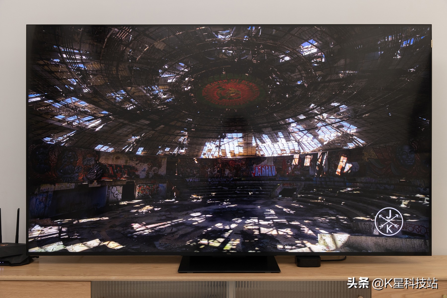 QD-Mini LED 战未来，国产电视画质的天花板，TCL X11电视机评测详解