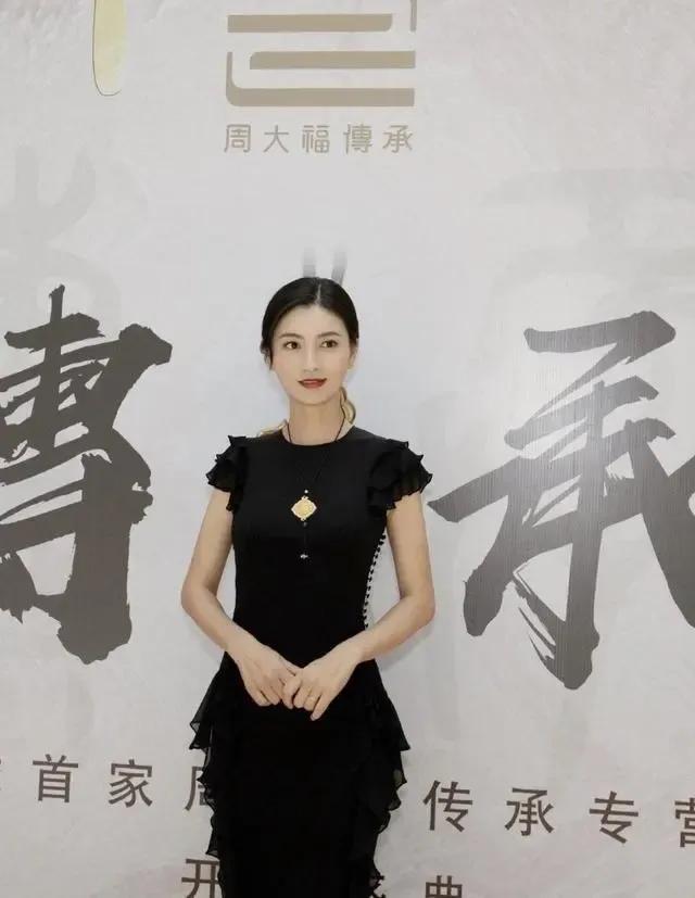 《甄嬛传》中沈眉庄温婉大气