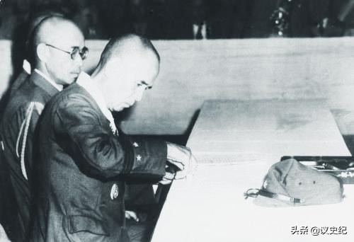 他是中国律师，为冈村宁次无罪辩护，晚年家破人亡无人照顾