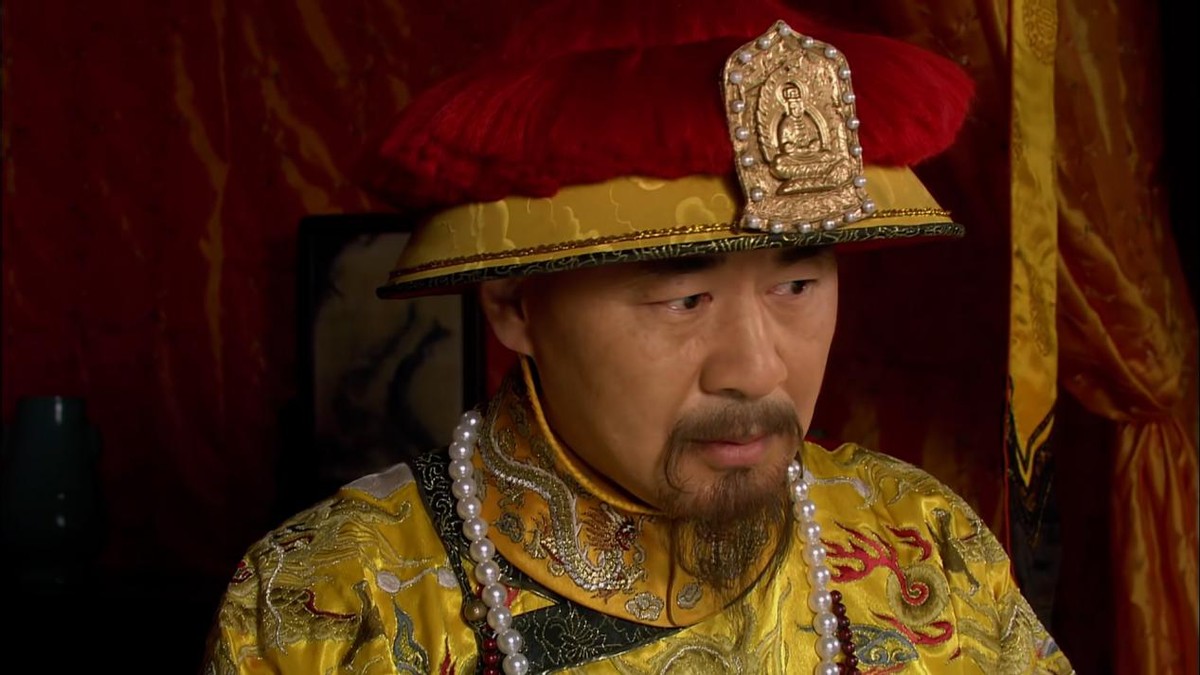 《甄嬛传》人物解析：10岁嫁人，16岁生子，雍正真的讨厌宜修么？