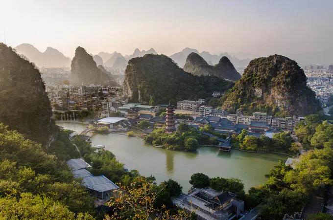 桂林旅游攻略必去景点（桂林有什么好玩的地方景点推荐）
