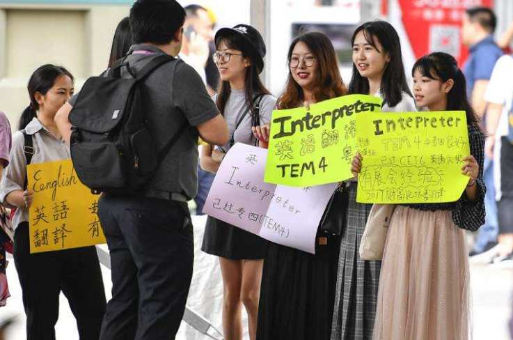 大学每月3000元生活费多吗？看完这张档次表，家长感觉被骗了