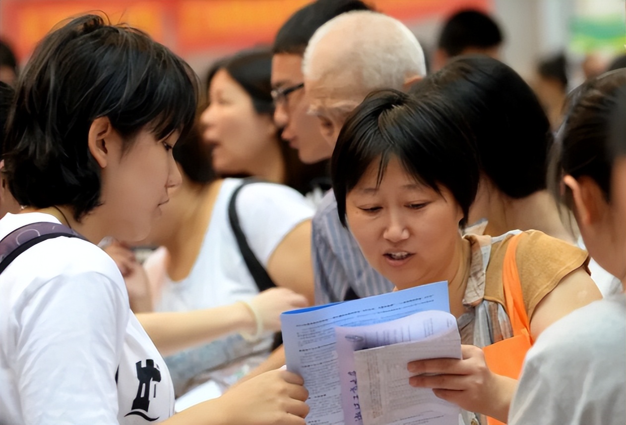 国内不好就业的3个专业，出国留学后身价倍增，2022届考生要注意