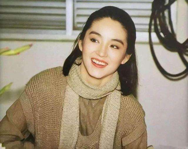 19位惊艳了时光的“80年代港风美女”，个个美到窒息，一见误终身