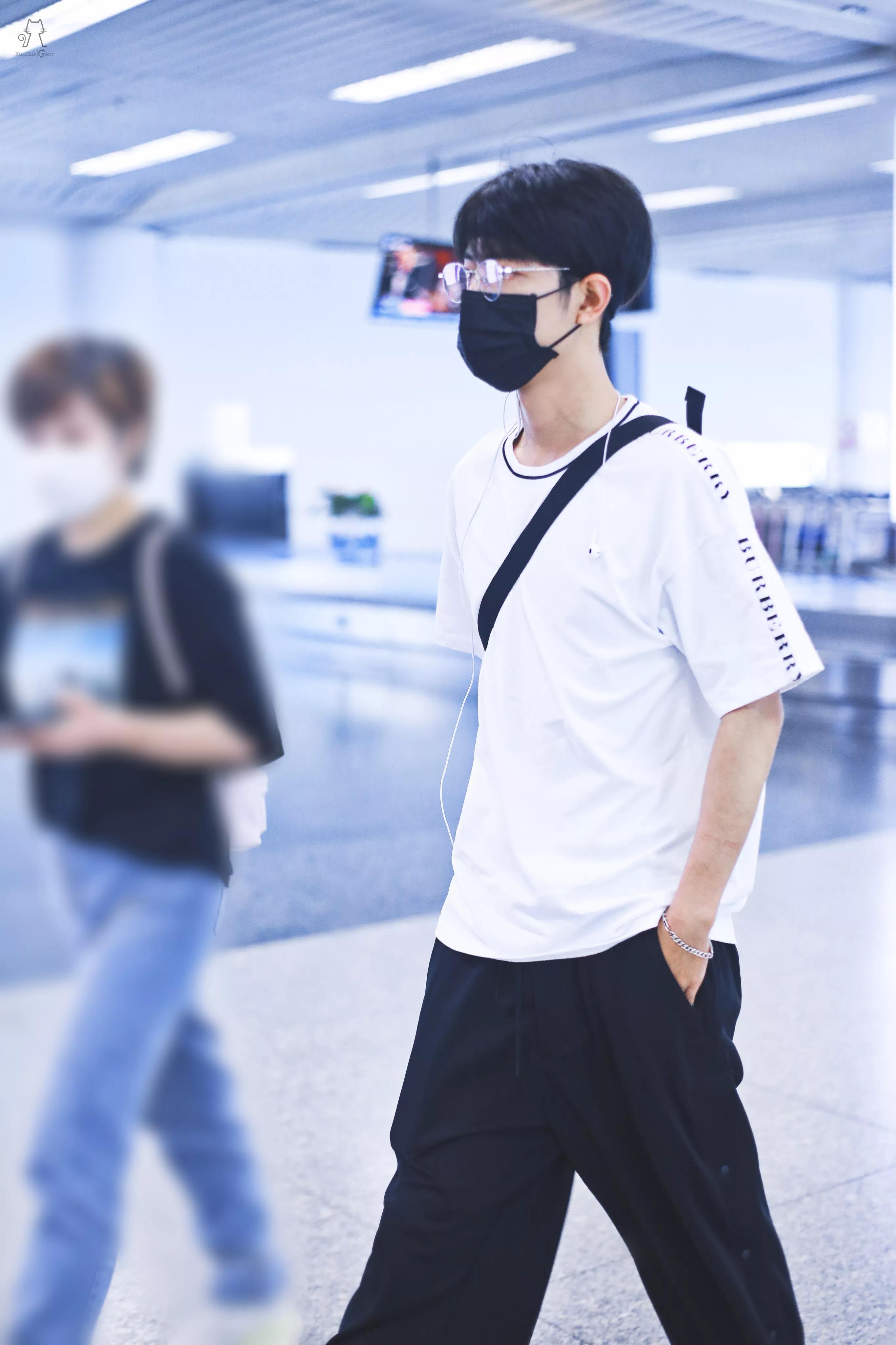 考古肖战:2018年9月—12月机场时间线汇总,今天请叫我收图狂魔