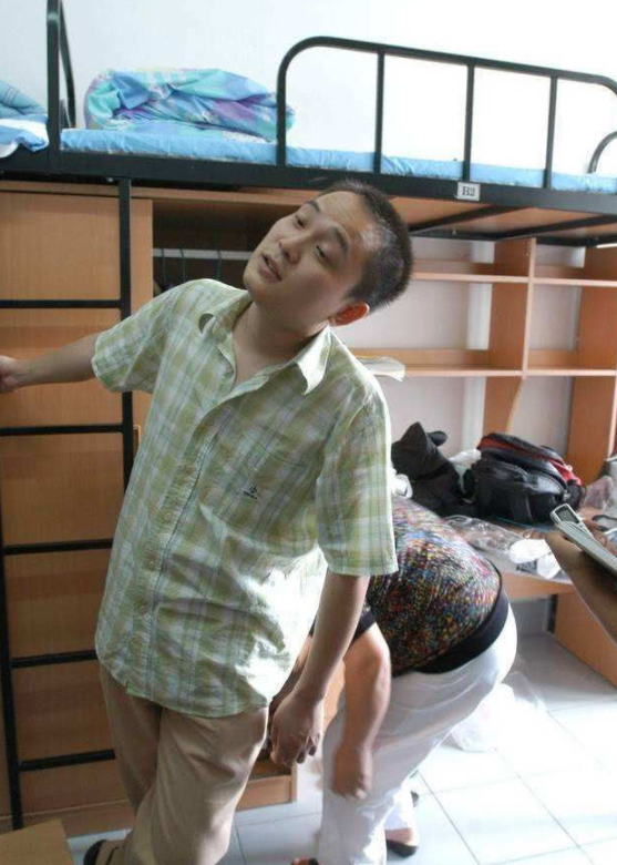 四川小伙四次高考，1次复旦，1次北大，2次清华，真的是太牛了