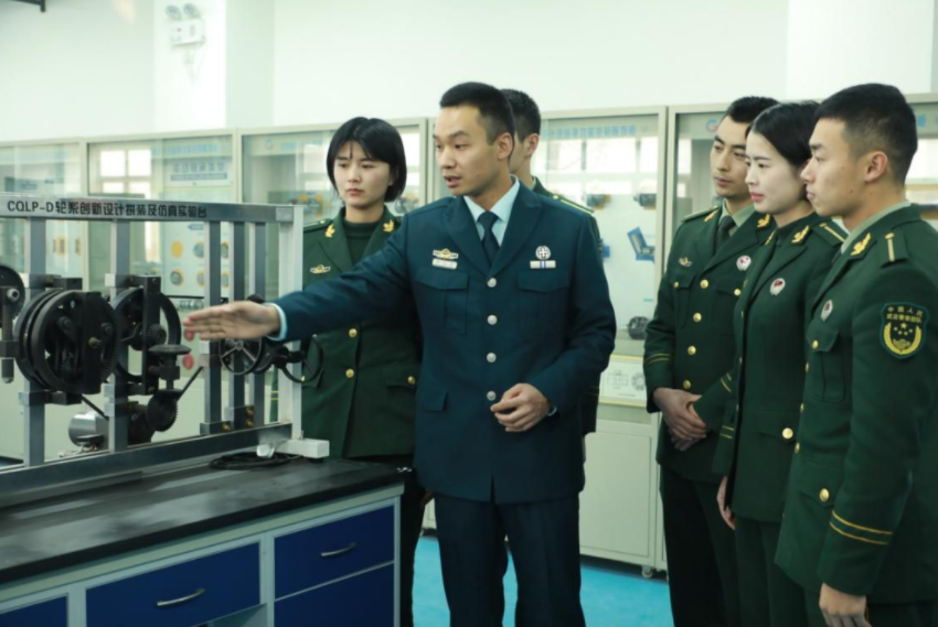 适合中等生捡漏的5所军校，录取分数不高，想拿“铁饭碗”更容易